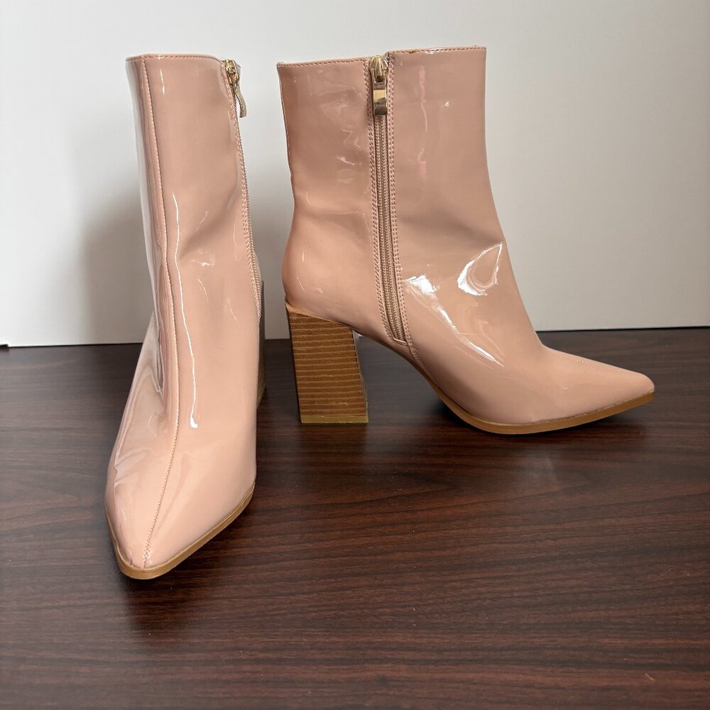 Lulus Dawnn Nudish Pink Sleek Shiny Pointed-Toe Ankle Office Siren Booties 7.5